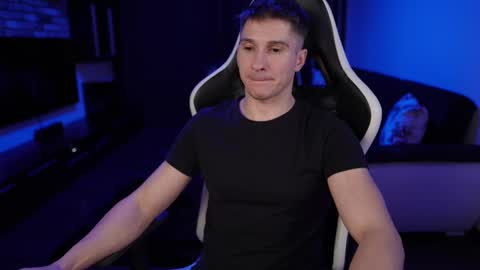 Dorian Reyes online show from February 13, 5:05 am