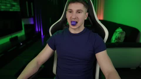 Dorian Reyes online show from February 14, 9:53 pm