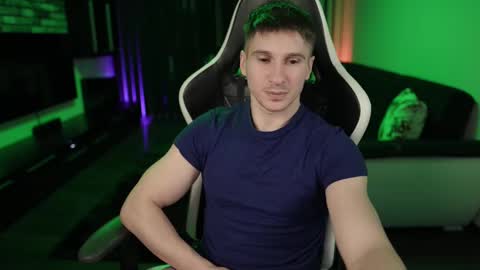 Dorian Reyes online show from February 15, 12:59 am