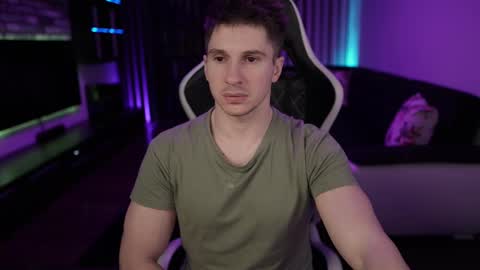 Dorian Reyes online show from February 25, 2:14 am