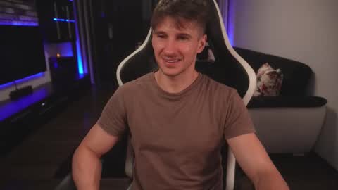 Dorian Reyes online show from September 12, 11:15 pm