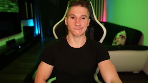 Dorian Reyes online show from October 2, 12:17 am