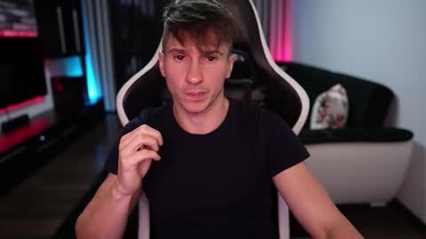 Dorian Reyes online show from October 6, 11:24 pm