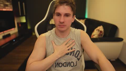 Dorian Reyes online show from February 2, 11:58 pm