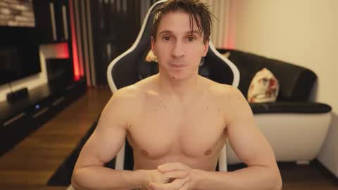 Dorian Reyes online show from February 22, 2:02 am