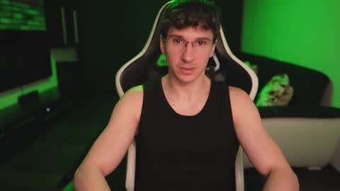 Dorian Reyes online show from March 11, 11:00 pm