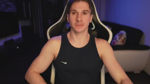 Dorian Reyes online show from March 15, 9:32 pm