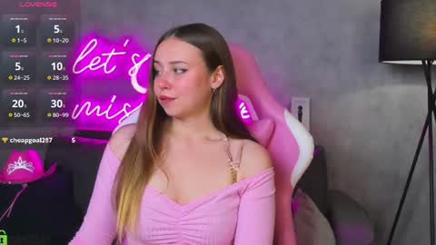 Vanessa online show from June 17, 4:30 pm