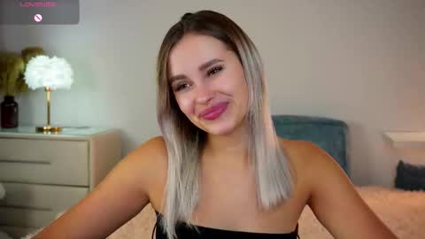 Snapshot of dorretangel chatting on September 18, 9:55 am Amy online show from September 18, 9:55 am