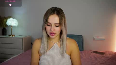 Snapshot of dorretangel chatting on September 25, 11:36 am Amy online show from September 25, 11:36 am