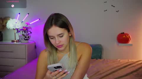 Amy online show from October 31, 5:14 pm