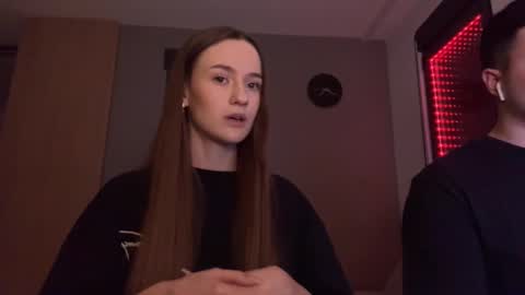 Alice and Mark online show from November 14, 9:13 pm