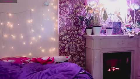 Angie online show from December 18, 2:28 am