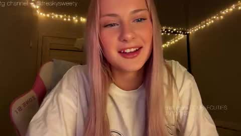 Lana  Eva  dont forget to give us a thumb up online show from October 31, 12:17 pm