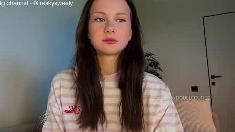 Lana  Eva  dont forget to give us a thumb up online show from June 9, 4:02 am