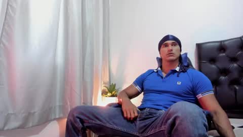 Isabella and Alessandro online show from June 17, 11:12 am