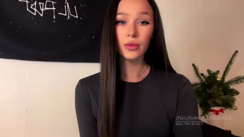 MOLLYYYY dont forget to give me a thumb up online show from December 23, 2:53 am