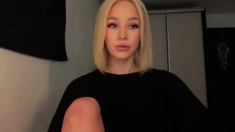 MOLLYYYY dont forget to give me a thumb up online show from May 4, 4:08 am