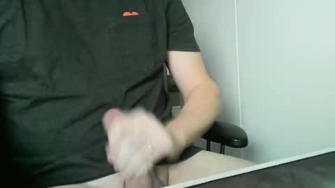 Snapshot of doudoudou1 chatting on February 13, 8:21 am doudoudou online show from February 13, 8:21 am