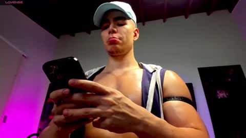 Snapshot of douglassafado chatting on February 23, 2:29 am Douglas Safado online show from February 23, 2:29 am