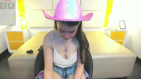 Snapshot of dovemullerr2 chatting on July 2, 7:31 pm dovemullerr2 online show from July 2, 7:31 pm