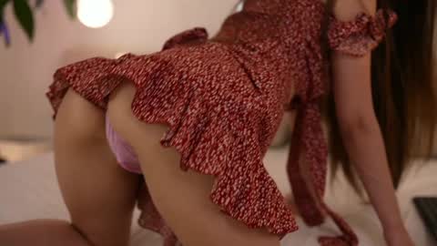 Snapshot of dovia chatting on October 9, 6:33 am . . online show from October 9, 6:33 am