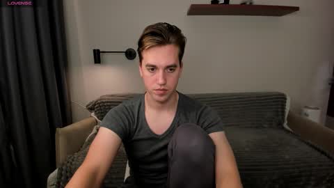 Mervin  online show from October 19, 9:26 pm