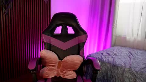Lissa  Or DRACARYSS your dragon Queen  online show from June 21, 7:16 pm