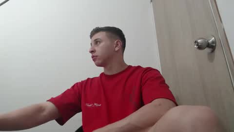 draco_boy2000 online show from November 20, 10:42 pm