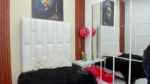 Snapshot of draco_cox chatting on February 21, 5:36 pm DRACO COX online show from February 21, 5:36 pm