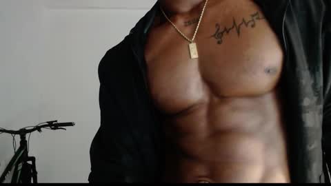 Snapshot of drake_brown_23 chatting on March 26, 8:53 am Drake 23 online show from March 26, 8:53 am