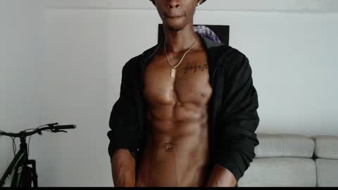 Snapshot of drake_brown_23 chatting on April 4, 11:51 am Drake 23 online show from April 4, 11:51 am