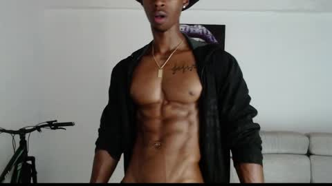 Snapshot of drake_brown_23 chatting on April 16, 8:15 am Drake 23 online show from April 16, 8:15 am
