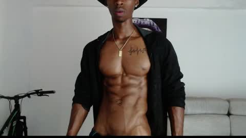 Snapshot of drake_brown_23 chatting on April 19, 12:04 pm Drake 23 online show from April 19, 12:04 pm