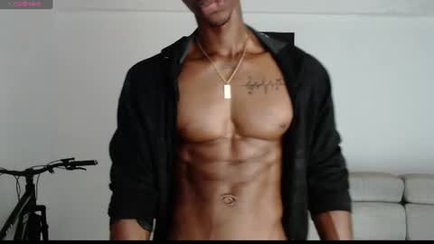 Snapshot of drake_brown_23 chatting on June 24, 7:40 am Drake 23 online show from June 24, 7:40 am