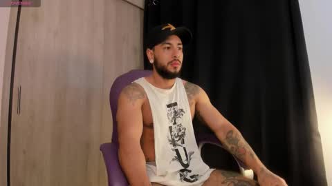 Snapshot of drake_jackson11 chatting on October 9, 10:57 am drake jackson11 online show from October 9, 10:57 am