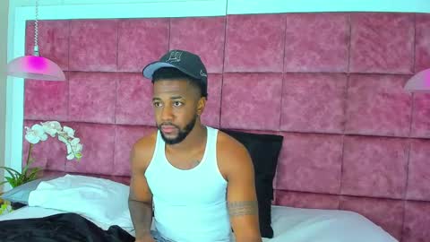Snapshot of drake_nassir4 chatting on December 4, 11:19 am ---Drake--- online show from December 4, 11:19 am