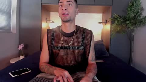 Snapshot of drakeneumann chatting on January 31, 8:01 pm Drake Neuman online show from January 31, 8:01 pm