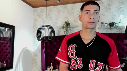 Snapshot of drakeneumann chatting on February 20, 2:18 am Drake Neuman online show from February 20, 2:18 am