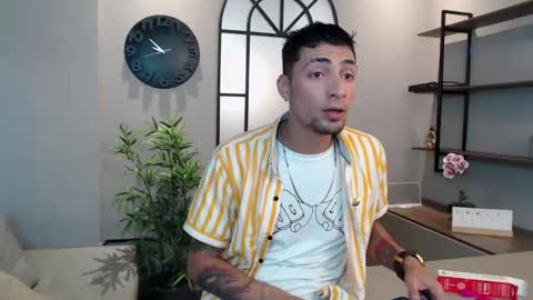 Snapshot of drakeneumann chatting on March 2, 2:51 am Drake Neuman online show from March 2, 2:51 am