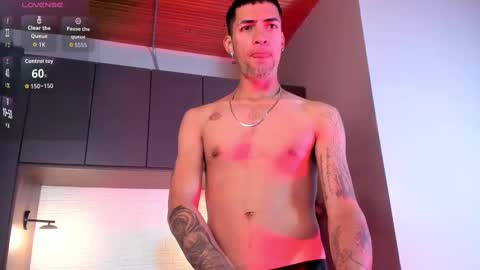 Snapshot of drakeneumann chatting on October 1, 3:45 am Drake Neuman online show from October 1, 3:45 am