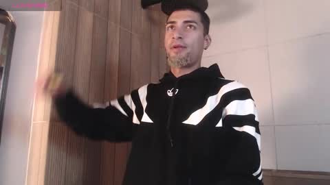 Snapshot of drakeneumann chatting on October 5, 4:22 am Drake Neuman online show from October 5, 4:22 am