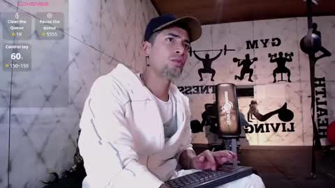 Snapshot of drakeneumann chatting on October 7, 4:09 am Drake Neuman online show from October 7, 4:09 am