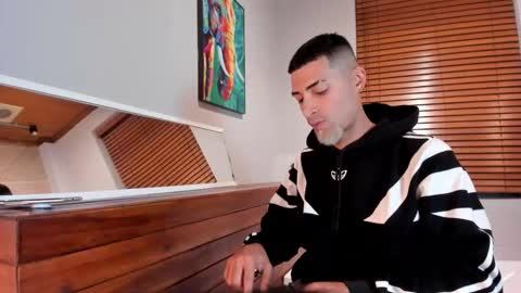 Snapshot of drakeneumann chatting on October 12, 4:00 am Drake Neuman online show from October 12, 4:00 am