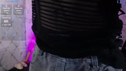 Snapshot of drakeneumann chatting on October 17, 4:37 am Drake Neuman online show from October 17, 4:37 am