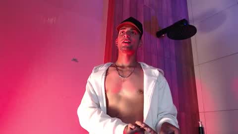 Snapshot of drakeneumann chatting on October 24, 4:20 am Drake Neuman online show from October 24, 4:20 am