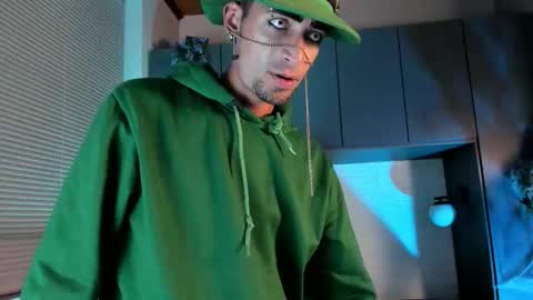 Snapshot of drakeneumann chatting on October 29, 4:37 am Drake Neuman online show from October 29, 4:37 am