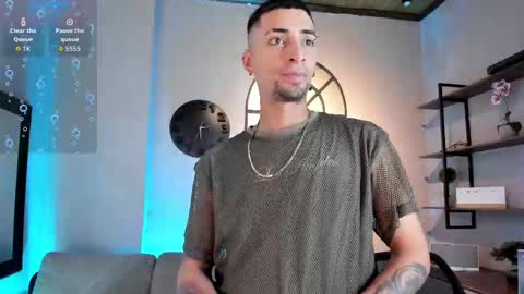 Snapshot of drakeneumann chatting on October 30, 4:14 am Drake Neuman online show from October 30, 4:14 am