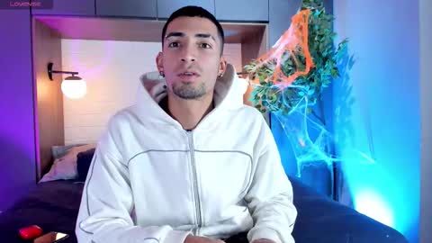 Snapshot of drakeneumann chatting on November 8, 4:12 am Drake Neuman online show from November 8, 4:12 am