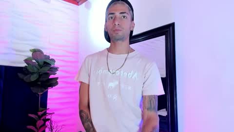 Snapshot of drakeneumann chatting on November 19, 4:01 am Drake Neuman online show from November 19, 4:01 am